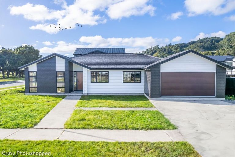 Photo of property in 4 Mawai Hakona Drive, Wallaceville, Upper Hutt, 5018