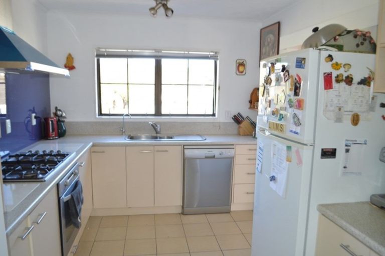 Photo of property in 94 Oxford Street, Tawa, Wellington, 5028