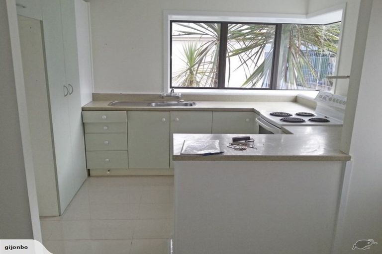 Photo of property in 33 Youngs Road, Papakura, 2110