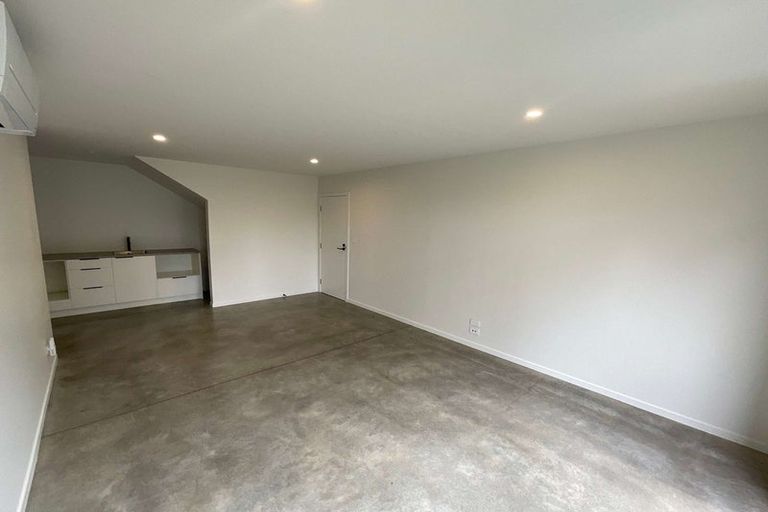 Photo of property in 30a Waiwaka Terrace, Strandon, New Plymouth, 4312