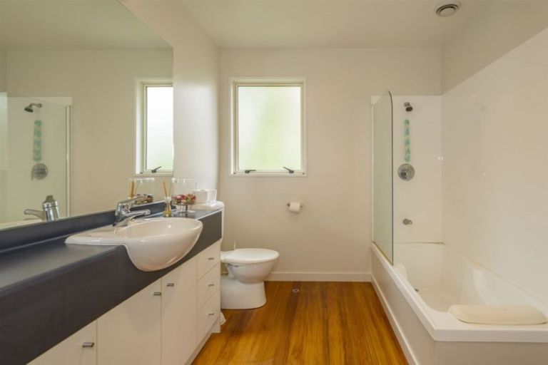 Photo of property in 399a Main North Road, Redwood, Christchurch, 8051