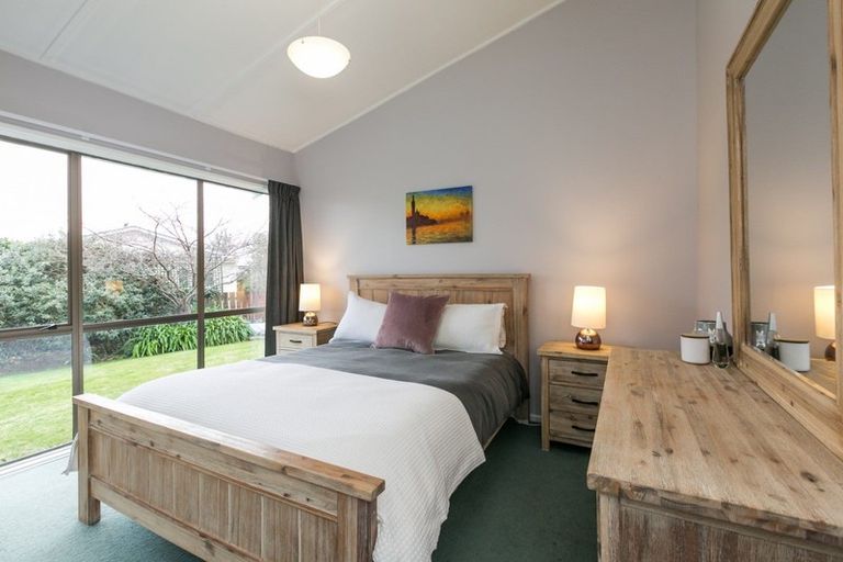 Photo of property in 27 James Cook Street, Havelock North, 4130