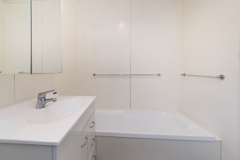 Photo of property in 8 Robinson Crescent, Westbrook, Palmerston North, 4412