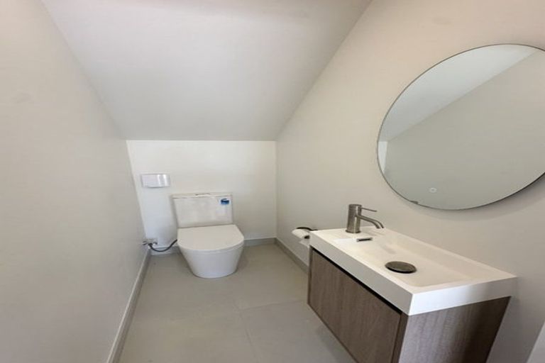 Photo of property in 2b Van Dyke Place, West Harbour, Auckland, 0618