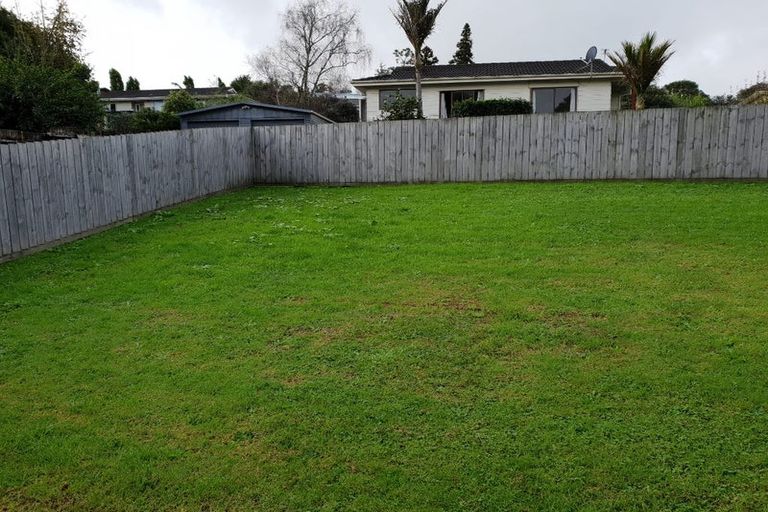 Photo of property in 18 St Catherine Crescent, West Harbour, Auckland, 0618