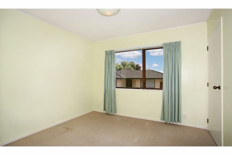 Photo of property in 2/60 Beach Road, Pahurehure, Papakura, 2113