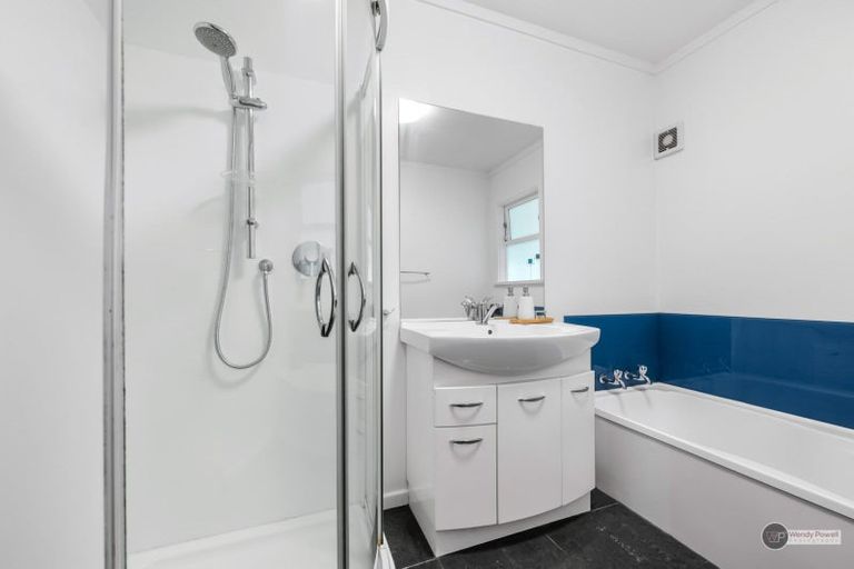 Photo of property in 4 Wairere Road, Belmont, Lower Hutt, 5010