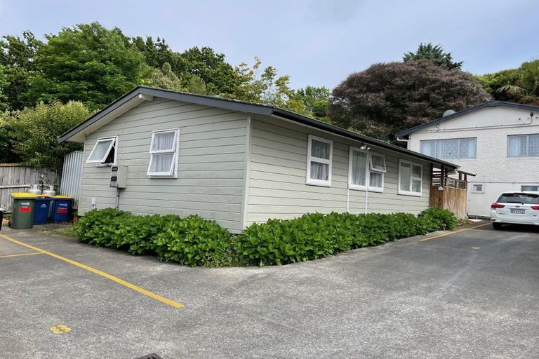 Photo of property in 35 Wairau Road, Forrest Hill, Auckland, 0627