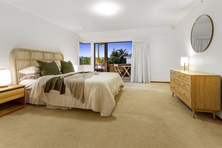 Photo of property in 44 Milford Road, Milford, Auckland, 0620