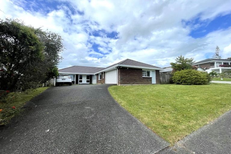 Photo of property in 6 Veagh Place, Highland Park, Auckland, 2010