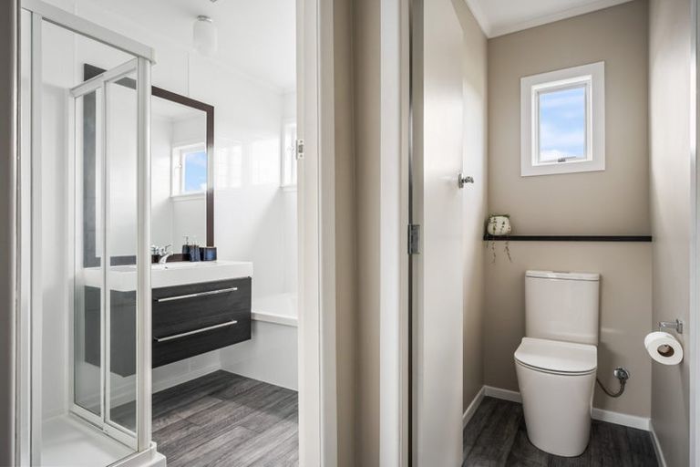 Photo of property in 28 Bickerstaffe Road, Maungaturoto, 0520