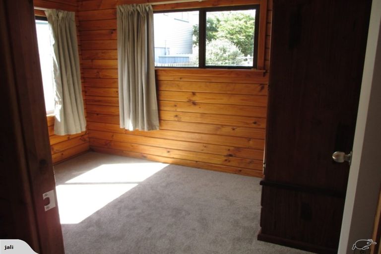 Photo of property in 2/694 East Coast Road, Pinehill, Auckland, 0632