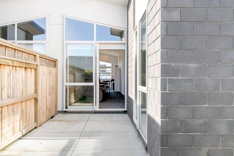 Photo of property in 18b Komata Crescent, Papamoa Beach, Papamoa, 3118