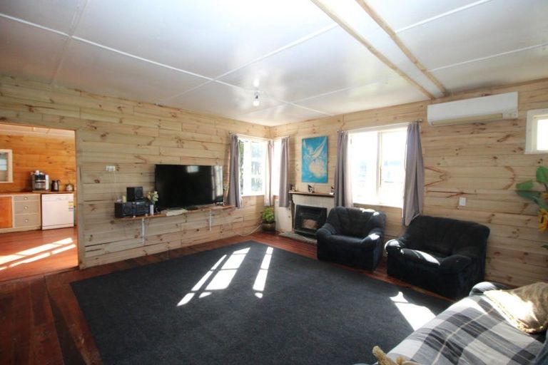 Photo of property in 141 Valley Road, Woodville, 4998