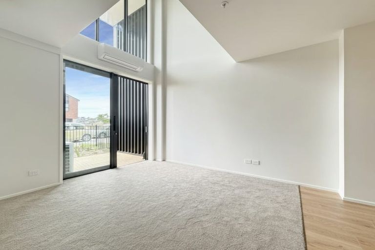 Photo of property in 12/18 Karengo Street, Long Bay, Auckland, 0630