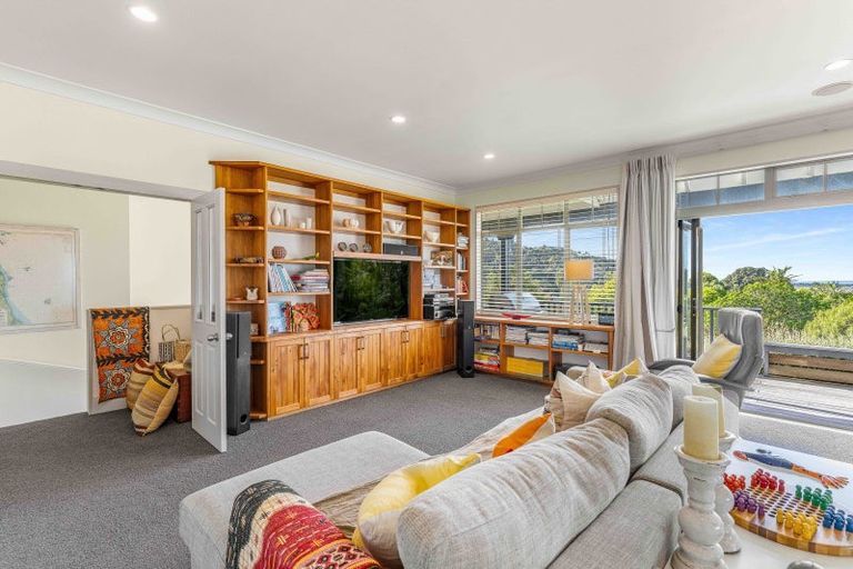 Photo of property in 25 Rewa Rewa Valley, Tairua, 3508