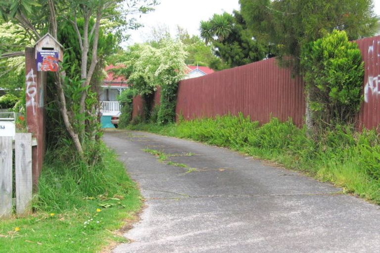 Photo of property in 11 Benita Place, Sunnyvale, Auckland, 0612