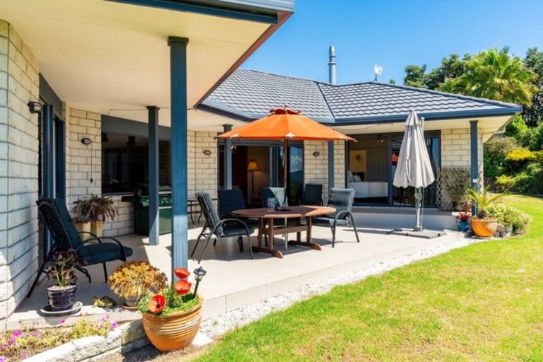 Photo of property in 2 Coastview Lane, Mangawhai, 0975