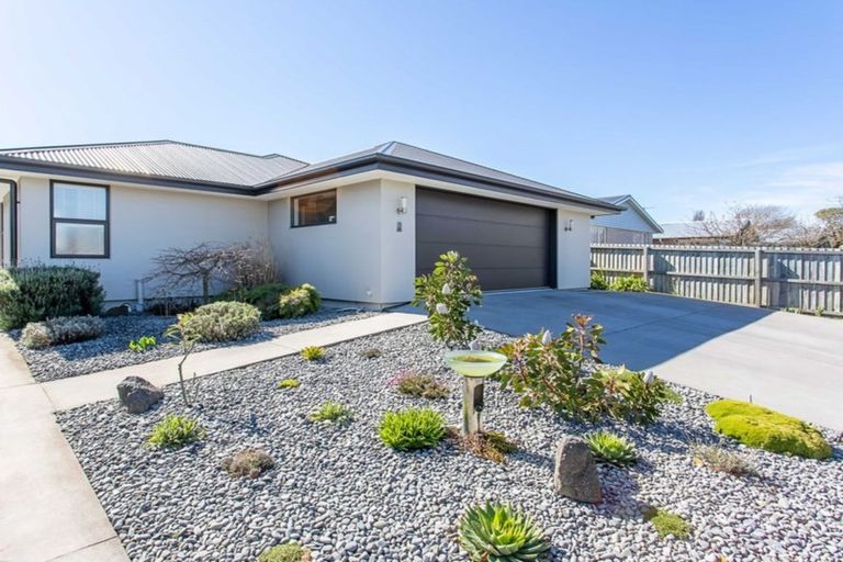 Photo of property in 93 Bickerton Street, Wainoni, Christchurch, 8061