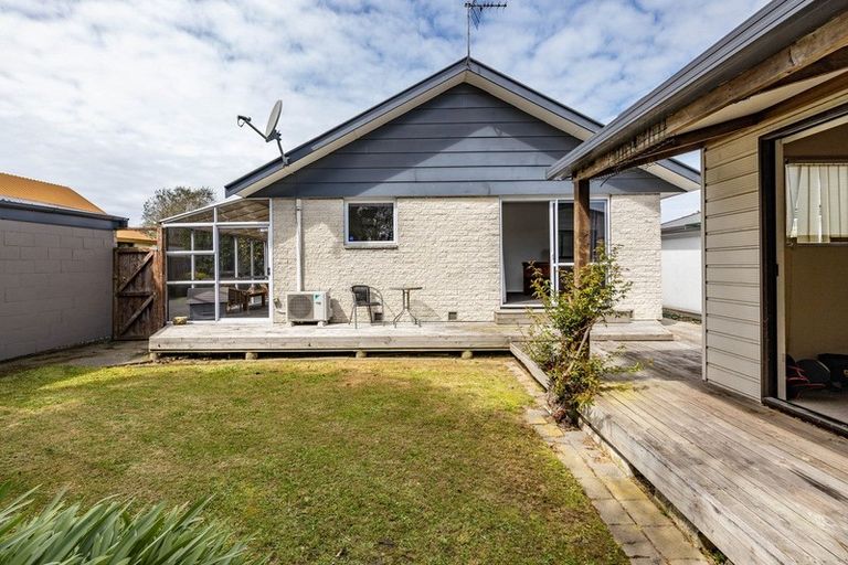 Photo of property in 41 Waratah Street, Avondale, Christchurch, 8061
