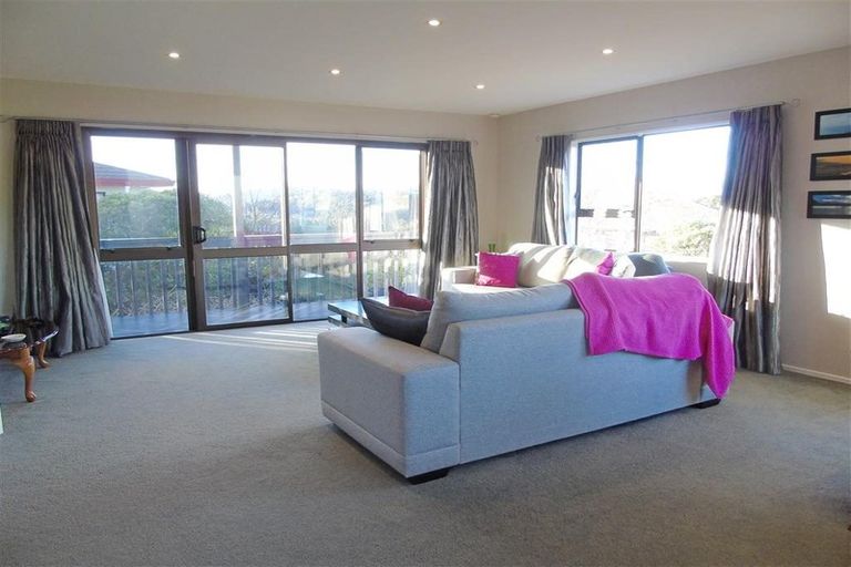 Photo of property in 25 Longitude Place, Whitby, Porirua, 5024