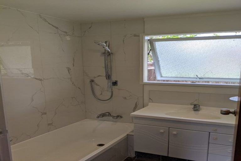 Photo of property in 3/283 Royal Road, Massey, Auckland, 0614