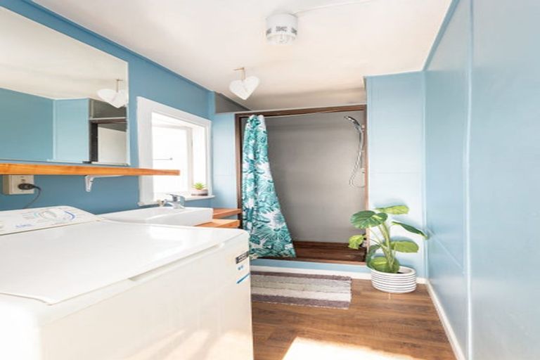 Photo of property in 10 Cross Street, Waikuku Beach, 7473