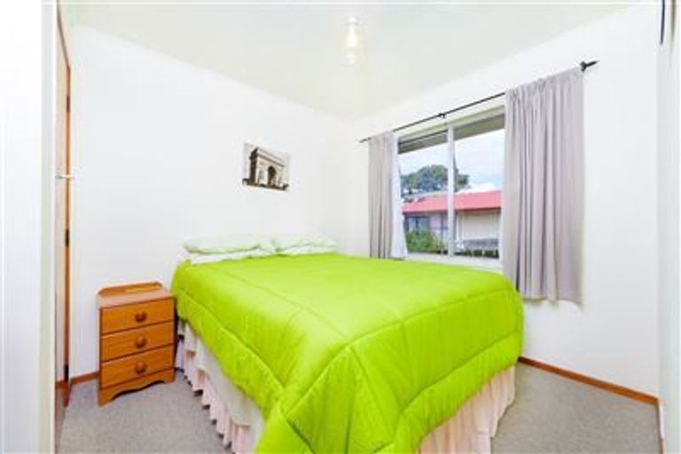 Photo of property in 2/2 Wayne Drive, Mangere, Auckland, 2022