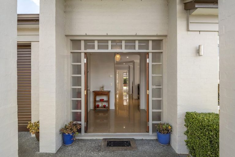 Photo of property in 4 Laurel Oak Drive, Schnapper Rock, Auckland, 0632