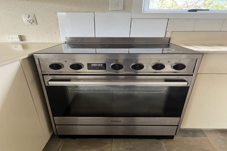 Photo of property in 8 Glenavon Place, Ilam, Christchurch, 8041