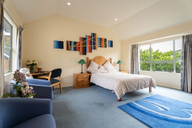 Photo of property in 6 Gresford Place, Churton Park, Wellington, 6037