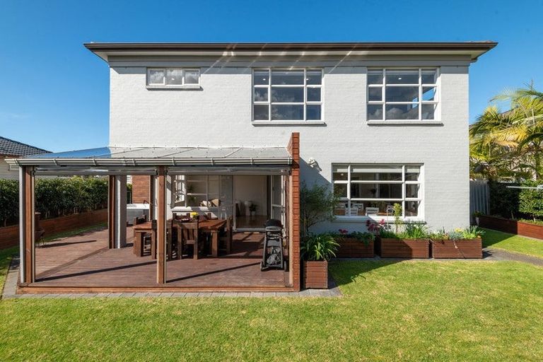 Photo of property in 4 Laurel Oak Drive, Schnapper Rock, Auckland, 0632