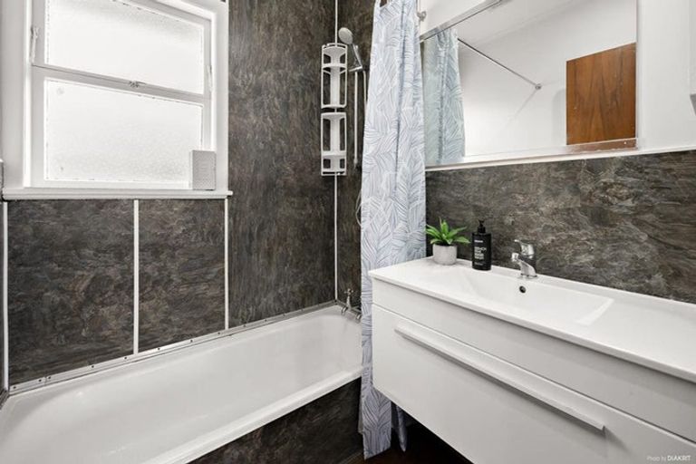 Photo of property in 2/129 Wallace Road, Papatoetoe, Auckland, 2025