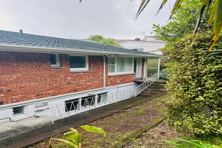 Photo of property in 1/88 Lake Road, Northcote, Auckland, 0627