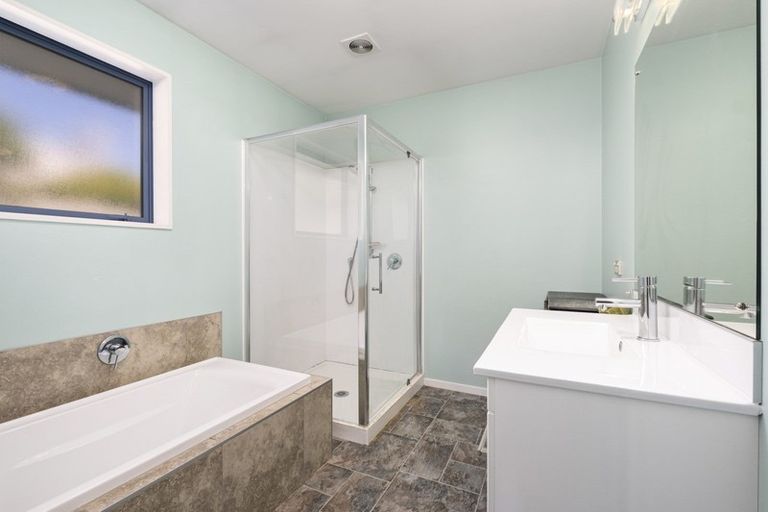 Photo of property in 13 Ash Avenue, Albert Town, Wanaka, 9305