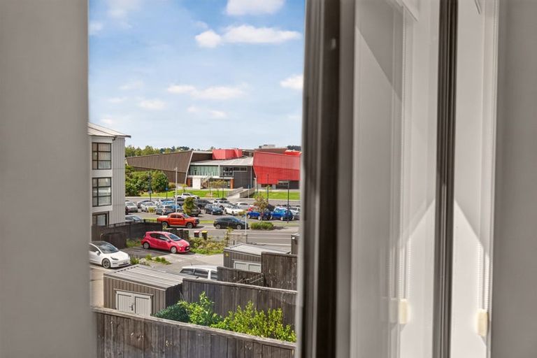Photo of property in 46 Hobsonville Point Road, Hobsonville, Auckland, 0616