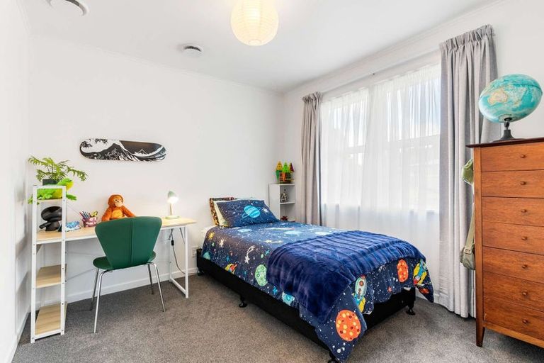 Photo of property in 47 Megan Avenue, Pakuranga Heights, Auckland, 2010