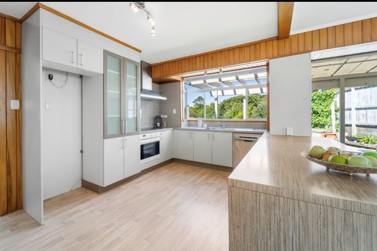 Photo of property in 10 Helvetia Drive, Browns Bay, Auckland, 0630