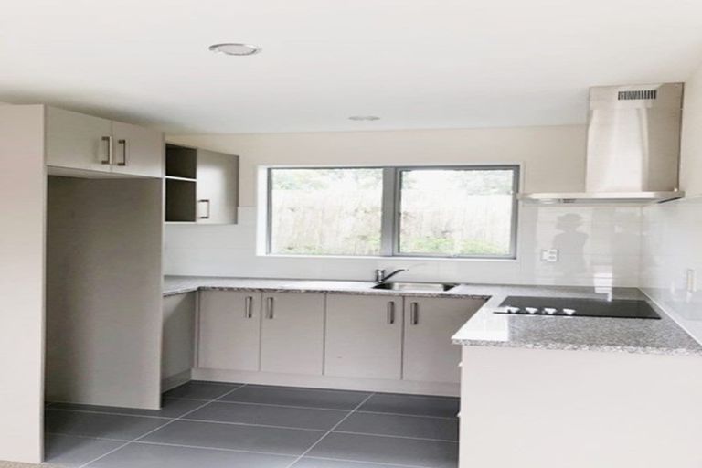 Photo of property in 127 Moire Road, West Harbour, Auckland, 0618