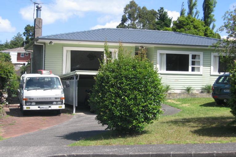 Photo of property in 35 Camelot Place, Glenfield, Auckland, 0629