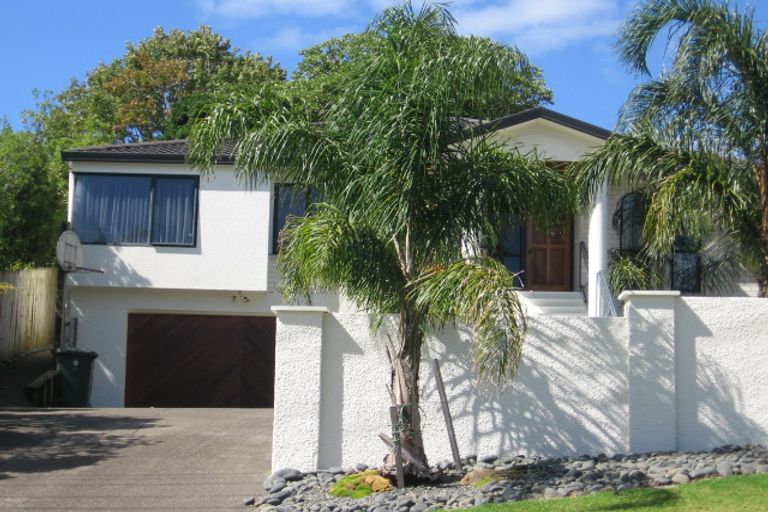 Photo of property in 31 Seaton Road, Murrays Bay, Auckland, 0630