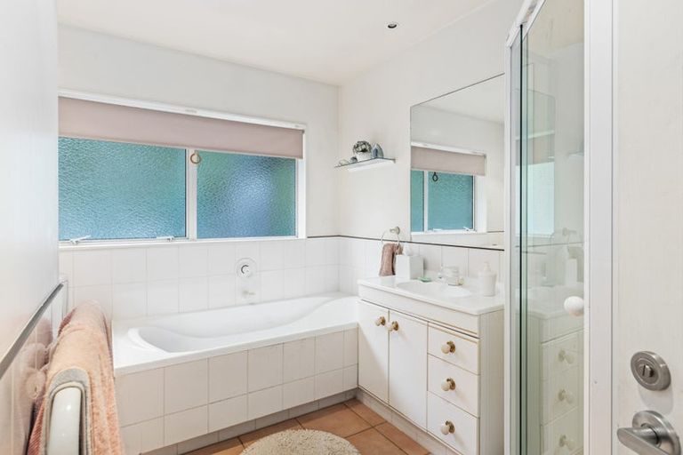 Photo of property in 48a Redwing Street, Browns Bay, Auckland, 0630