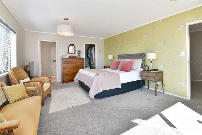 Photo of property in 119 Waldorf Crescent, Orewa, 0931