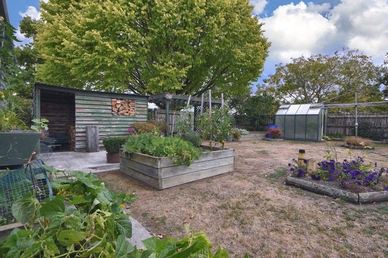 Photo of property in 93 Pembroke Street, Carterton, 5713