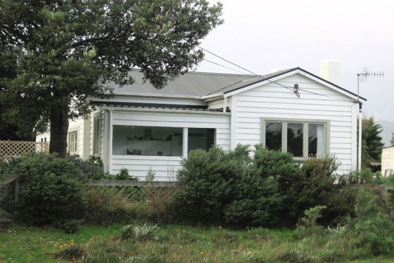 Photo of property in 29 Waimea Road, Waikanae Beach, Waikanae, 5036