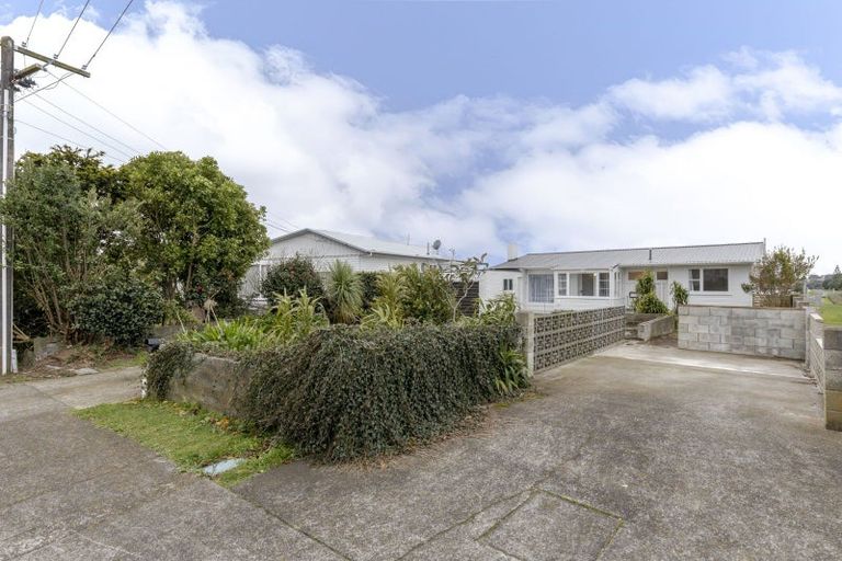 Photo of property in 6 Watene Crescent, Waitara, 4320