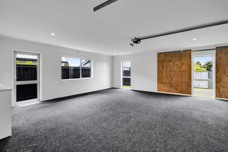 Photo of property in 13 Birdie Lane, Waiwhakaiho, New Plymouth, 4312