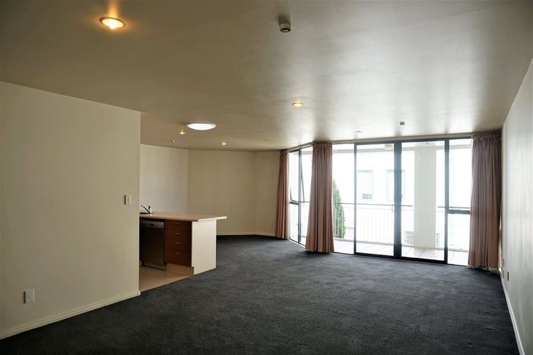 Photo of property in St James Courts, 9/77 Gloucester Street, Christchurch Central, Christchurch, 8013