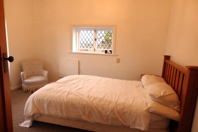 Photo of property in 16 Queen Street, Cambridge, 3434