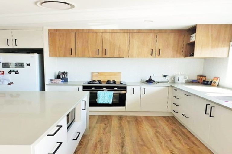 Photo of property in 16 Rainsford Road, Pukekohe, 2120